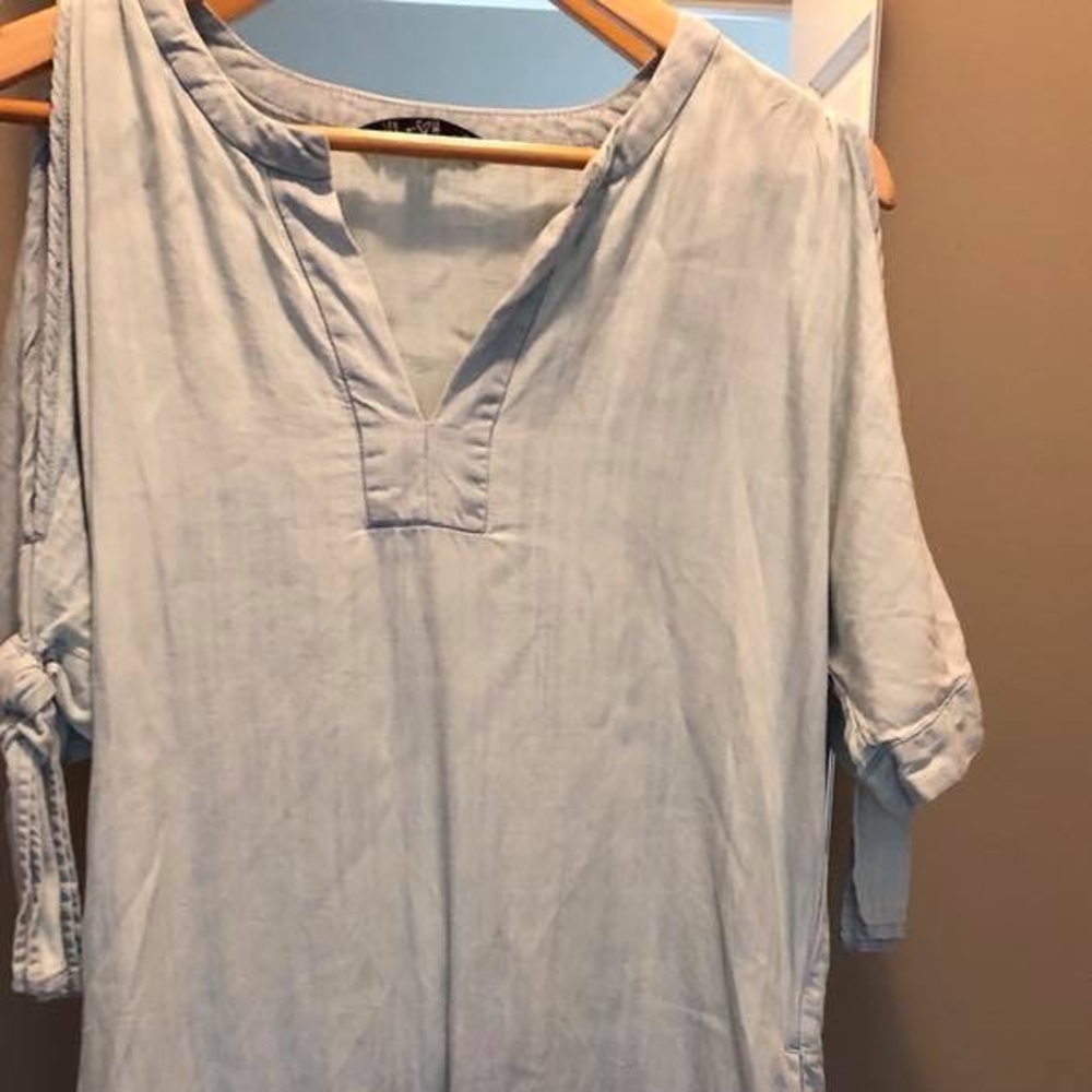 XS boutique denim cold shoulder dress with pockets